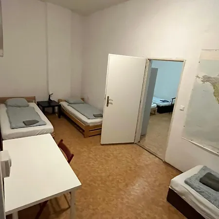 Big Apartmans In The Center شقة