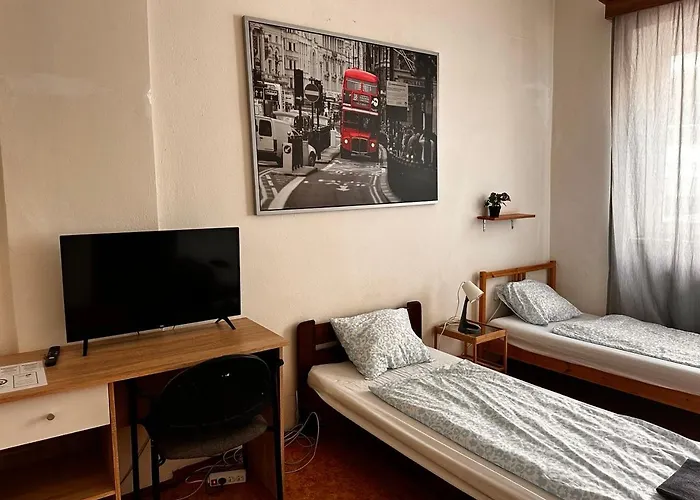 Big Apartmans In The Center شقة